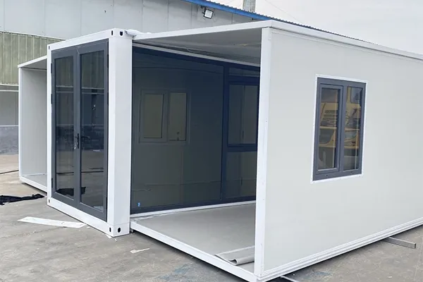 Extensible container house